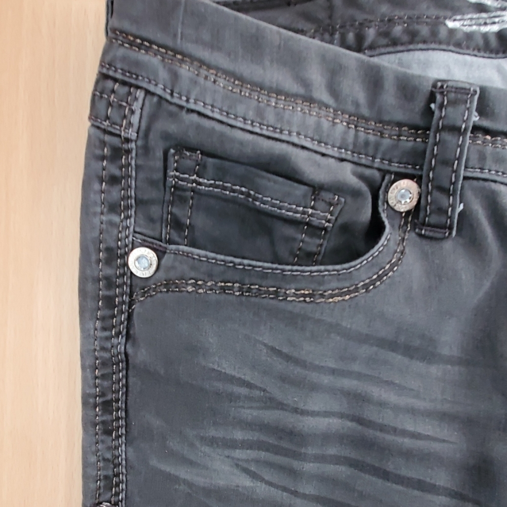 Seven7 Rocker Slim Jeans EUC - Picture 3 of 5